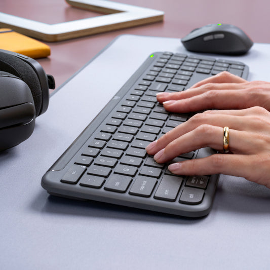 Logitech MK950 Signature Slim Wireless Keyboard and Mouse
